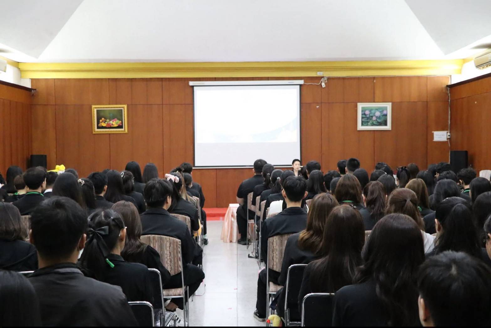 title - ผู้ตรวจราชการกระทรวงเกษตรและสหกรณ์ เป็นประธานในพิธีเปิดการอบรมและบรรยายพิเศษ เรื่อง “ นโยบายกระทรวงเกษตรและสหกรณ์” หลักสูตร การเป็นข้าราชการที่ดีสำหรับข้าราชการที่อยู่ระหว่างทดลองปฏิบัติหน้าที่ราชการ รุ่นที่ 53 ณ ห้องประชุมอาคาร 100 ปี ศูนย์ส่งเสริมและพัฒนาอาชีพเสริมนอกภาคการเกษตร